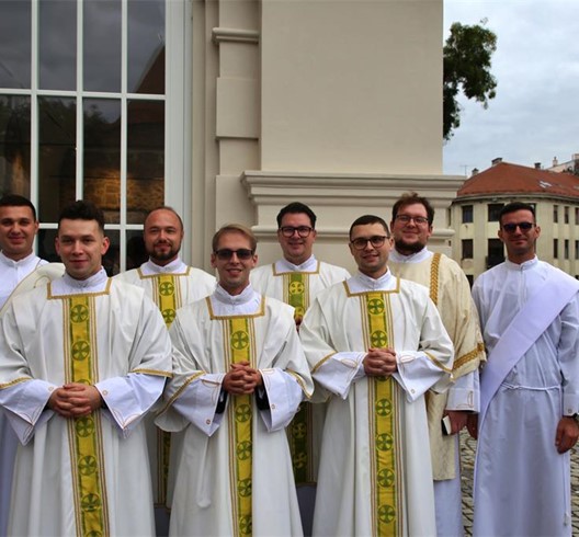 Dodijeljene službe ovogodišnjim đakonima